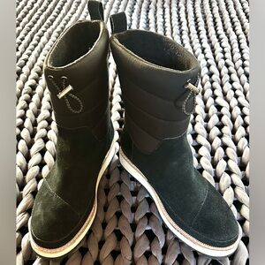 TOMS Makenna Black Suede Snow Boots - Never Been Worn